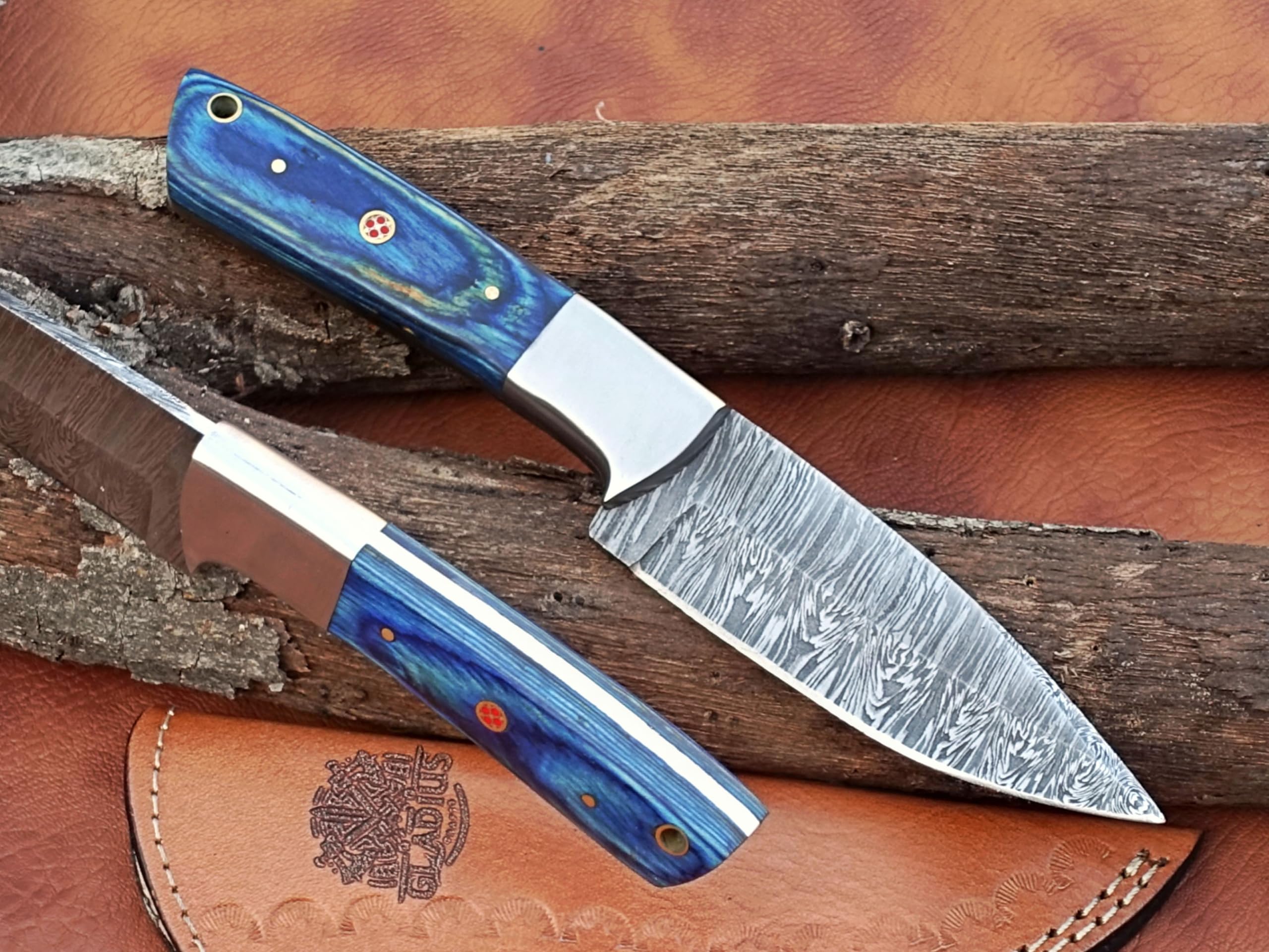 Viking Heritage Skinner Knife – Expertly Crafted with Damascus steel for Precision Hunting and Field Dressing: Embrace the Timeless Elegance of Craftsmanship with this Razor-Sharp
