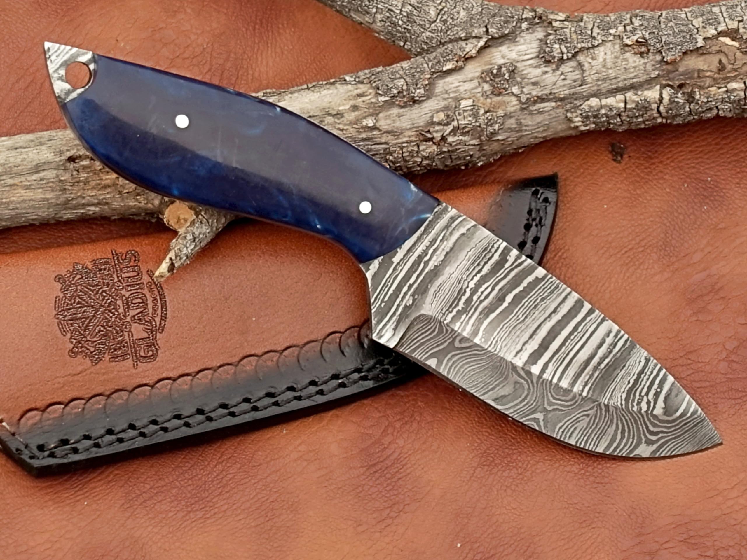 Viking Heritage Skinner Knife – Expertly Crafted with Damascus steel for Precision Hunting and Field Dressing: Embrace the Timeless Elegance of Craftsmanship with this Razor-Sharp