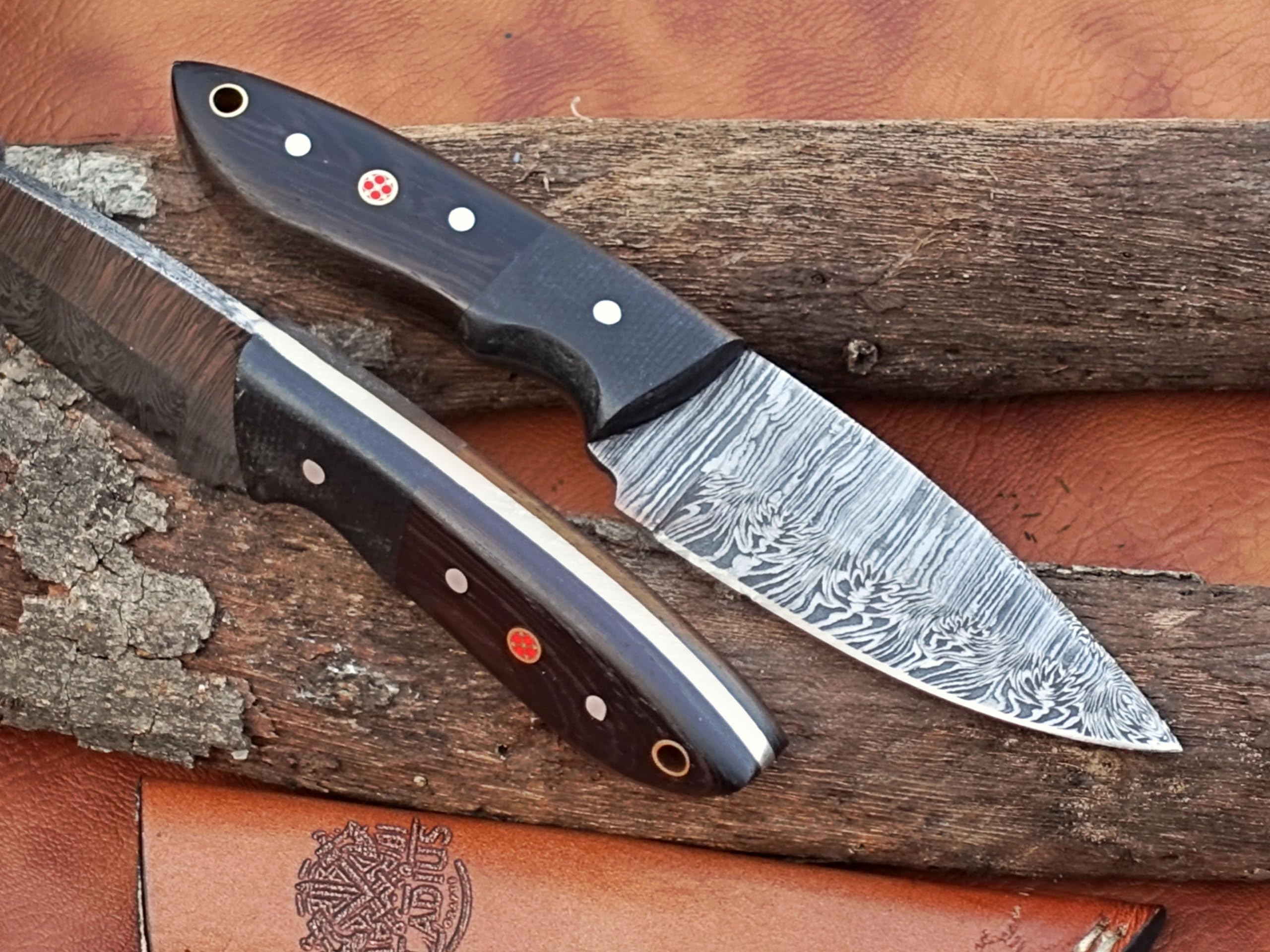 Viking Heritage Skinner Knife – Expertly Crafted with Damascus steel for Precision Hunting and Field Dressing: Embrace the Timeless Elegance of Craftsmanship with this Razor-Sharp