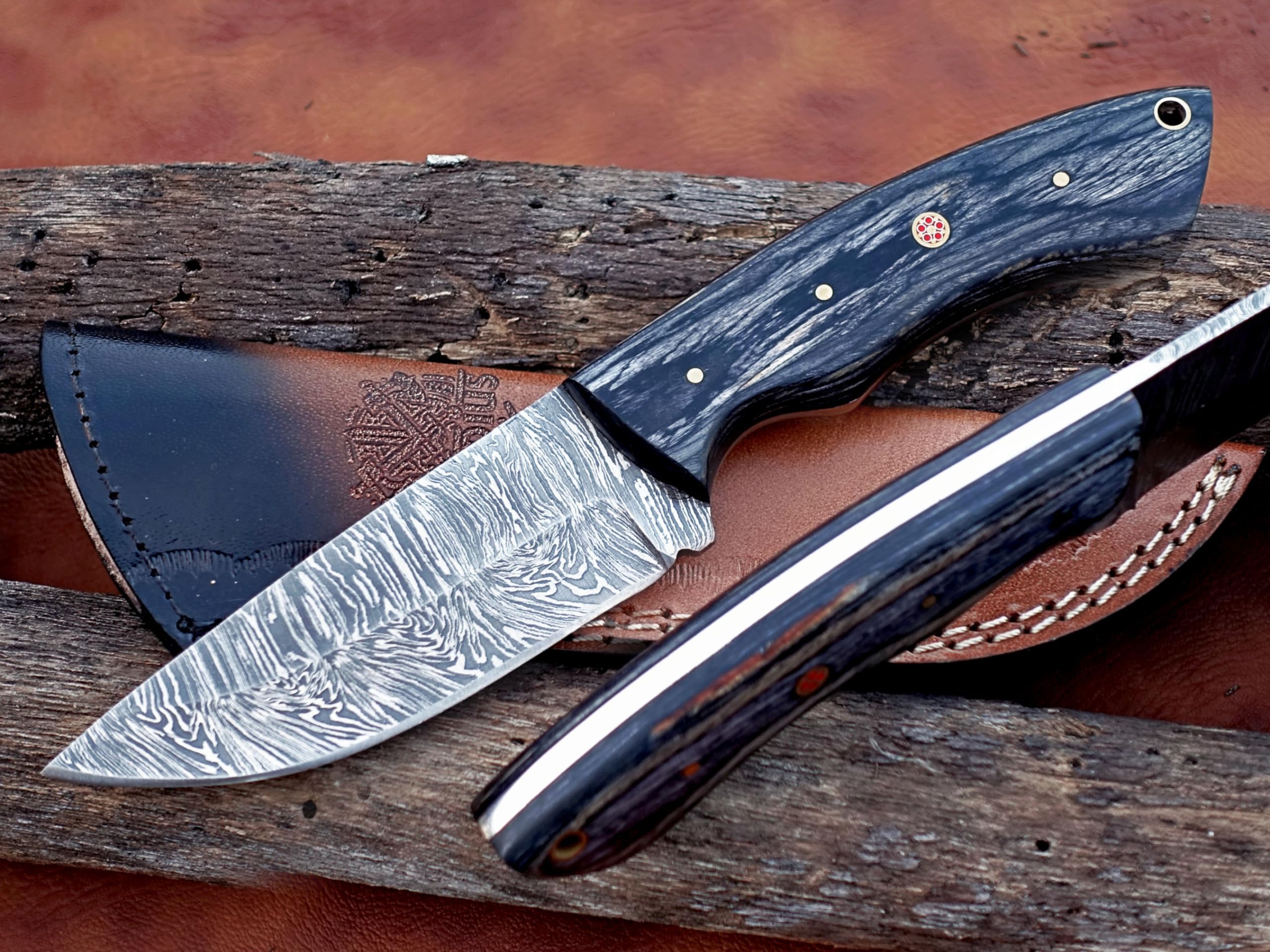 Viking Heritage Skinner Knife – Expertly Crafted with Damascus steel for Precision Hunting and Field Dressing: Embrace the Timeless Elegance of Craftsmanship with this Razor-Sharp
