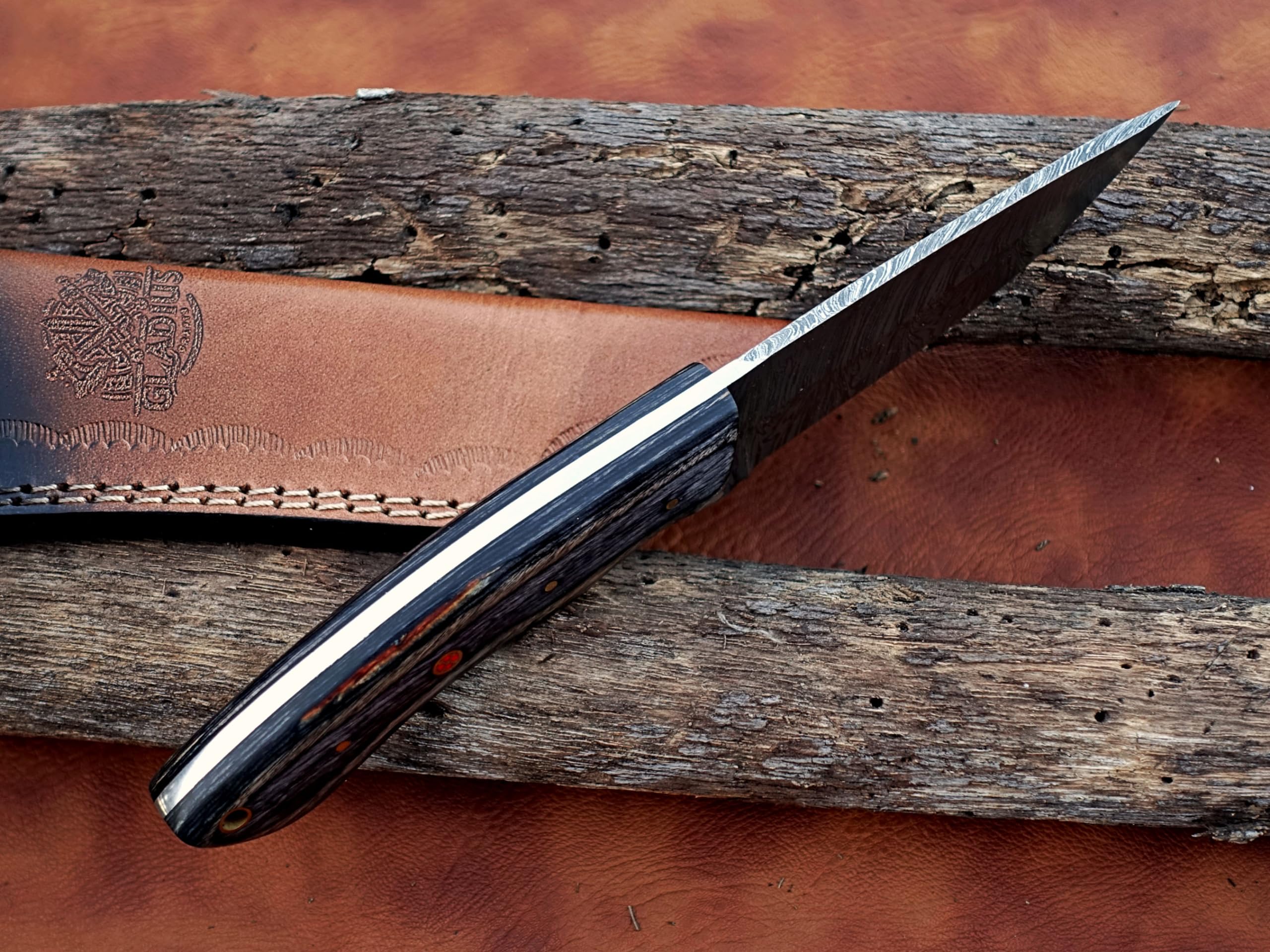 Viking Heritage Skinner Knife – Expertly Crafted with Damascus steel for Precision Hunting and Field Dressing: Embrace the Timeless Elegance of Craftsmanship with this Razor-Sharp