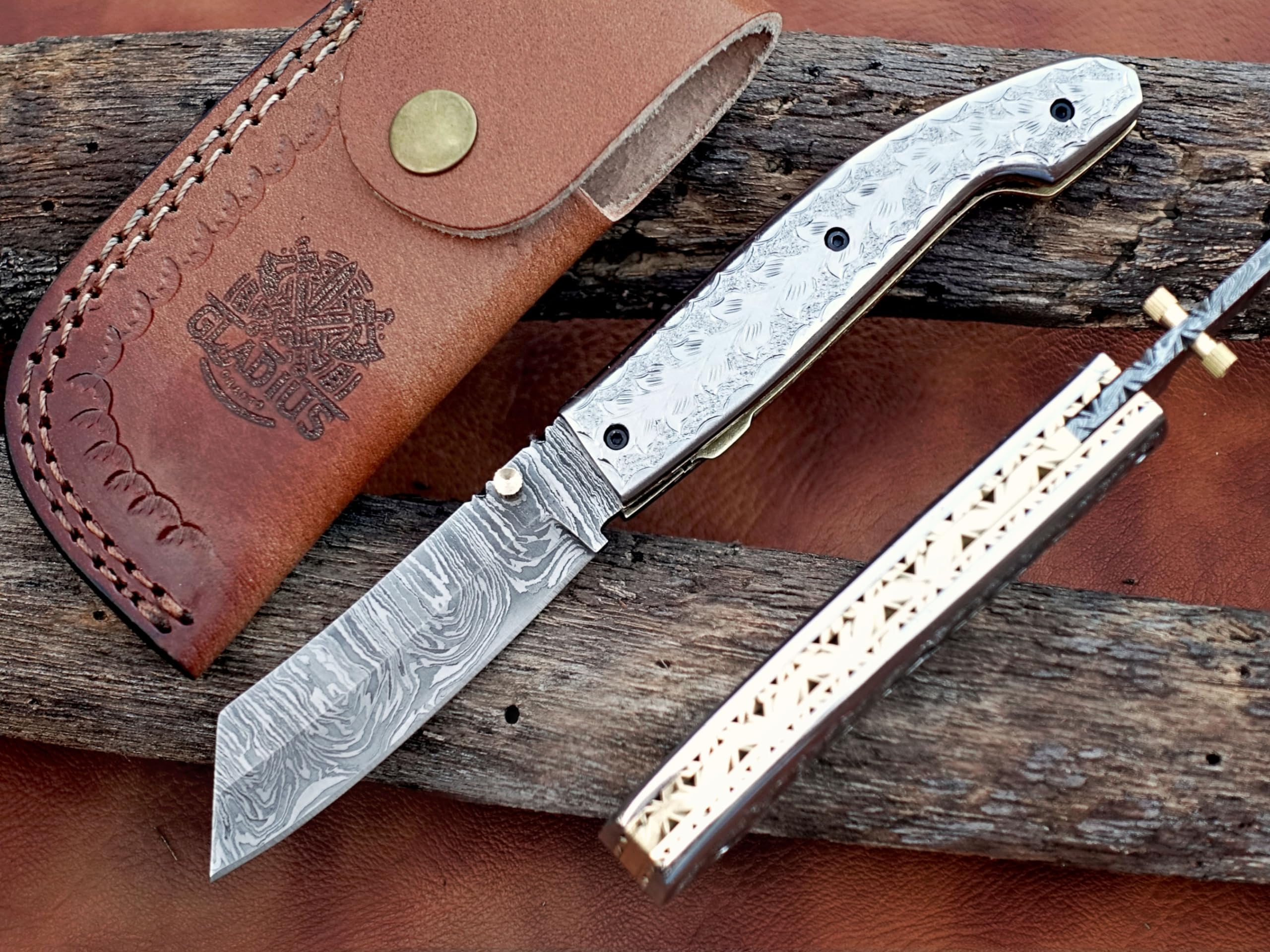 Damascus Folding Knife: Unleash Your Inner Adventurer with This Compact and Stylish EDC Tool – Precision Craftsmanship, Portability, and Versatility in One Sleek Package!
